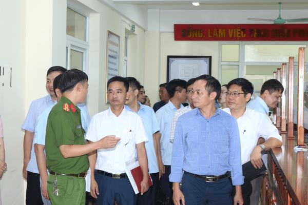 Đoàn công tác huyện Cát Hải thăm và trao đổi kinh nghiệm công tác cải cách hành chính tại quận Dương Kinh
